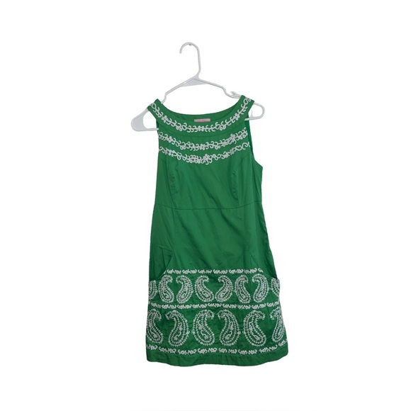Lilly Pulitzer Jacqueline Embroidered Shift Dress Kelly Green Paisley | Size 2 - Picture 1 of 14